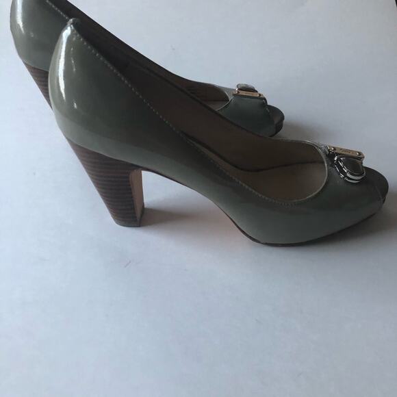 Coach Helaine Patent Peep Toe Pump Wooden Stacked - Picture 6 of 12